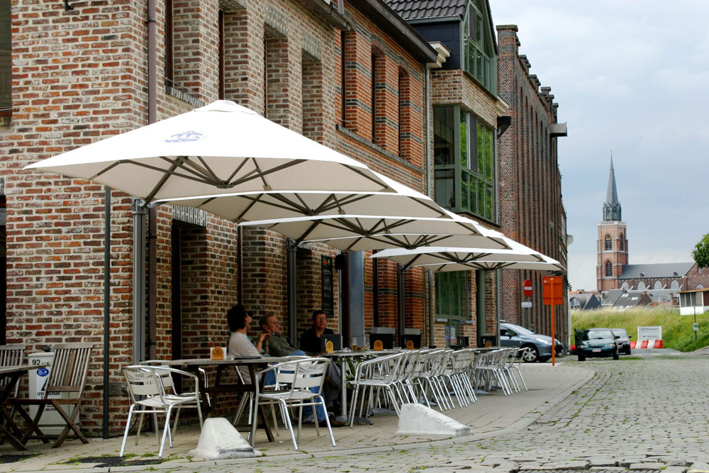 PROSTOR_P6_MUUR_PARASOL_WILLEBROEK.jpg (212 kB)
